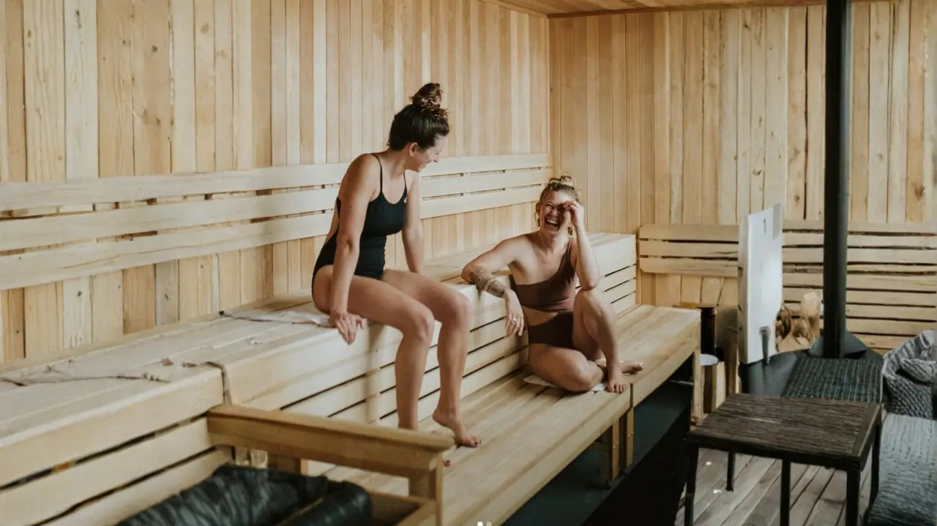 What Is Contrast Therapy? The Heat, Cold, Rest Ritual Explained